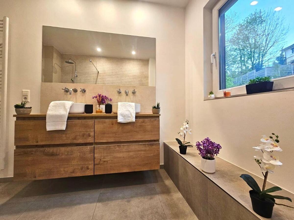 Living Stylish 2br And Free Parking *